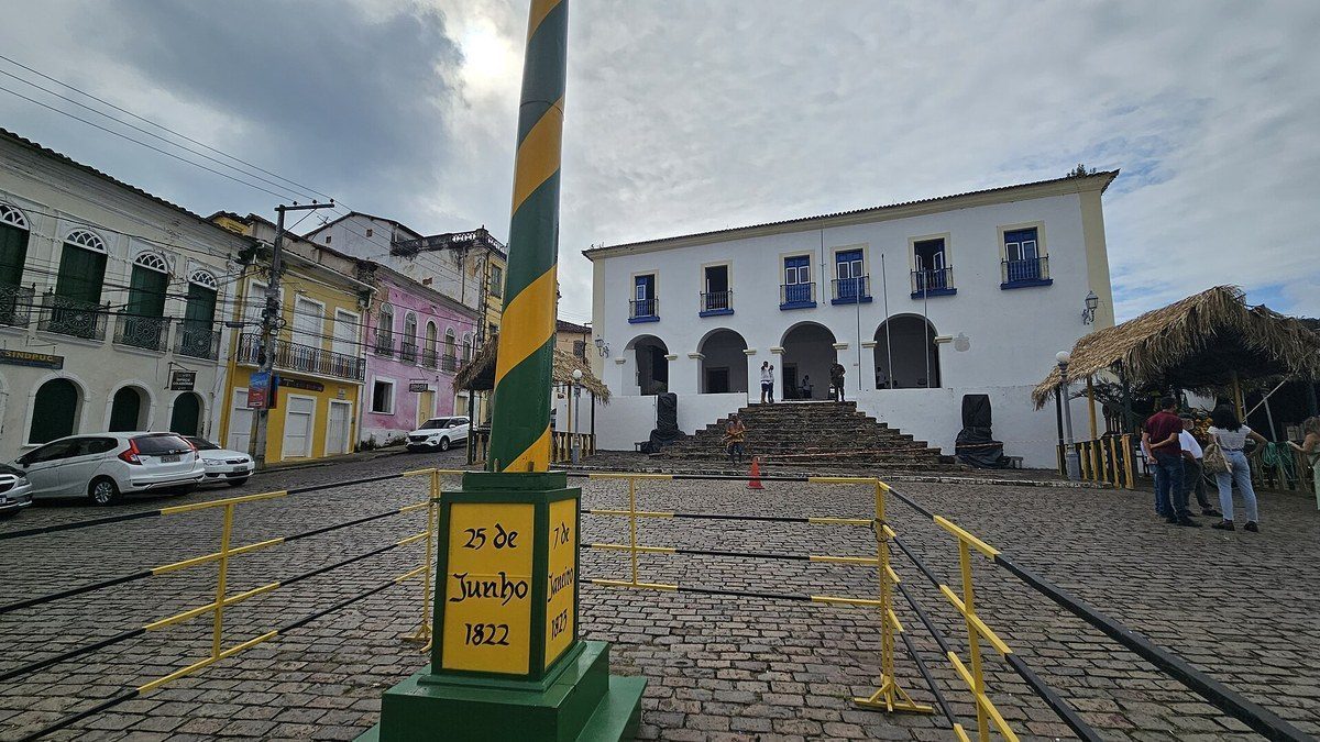 O centro histórico de Cachoeira, com a Casa de Câmara e Cadeia