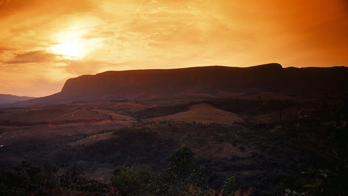 Pôr do sol sobre o chapadão da Canastra