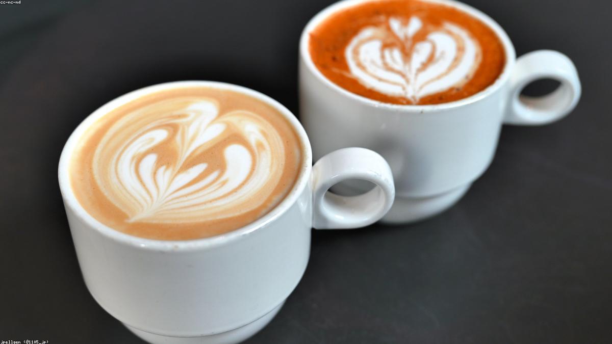 Seu café agora vem com colágeno, cogumelo e adaptógeno — e a conta vem com promessa de saúde junto