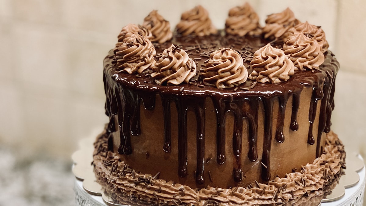 O brigadeiro de caixinha saiu de cena — o cumaru e o dome cake tomaram o lugar