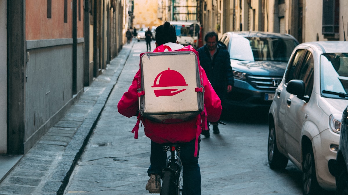 De 24% para 45%: o delivery virou hábito semanal, não mais programa especial