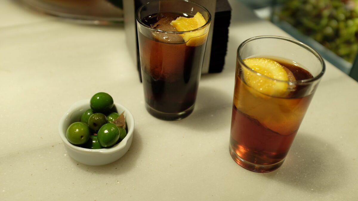 O Martini Bianco do seu avô voltou de torneira — e agora custa de R$ 18 a R$ 50 a dose
